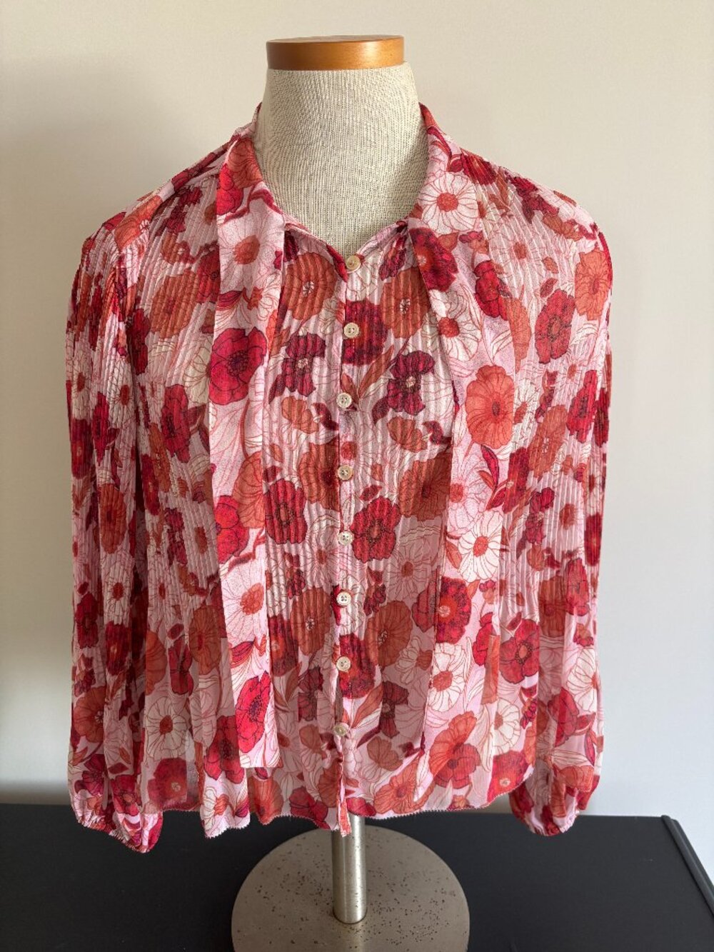 NWOT - Wilfred Barbara Blouse in the "Poetic Pink/Bright Rose" Floral Print